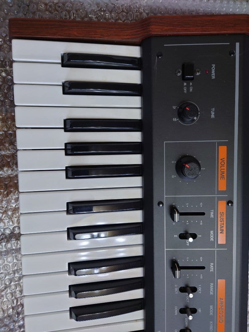 Roland EP-09 アナログシンセサイザー 61鍵　横に傷あり