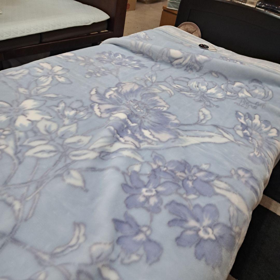 新品 西川 2枚合わせ毛布 シングル 掛け布団 ブランケット ハイボリューム
