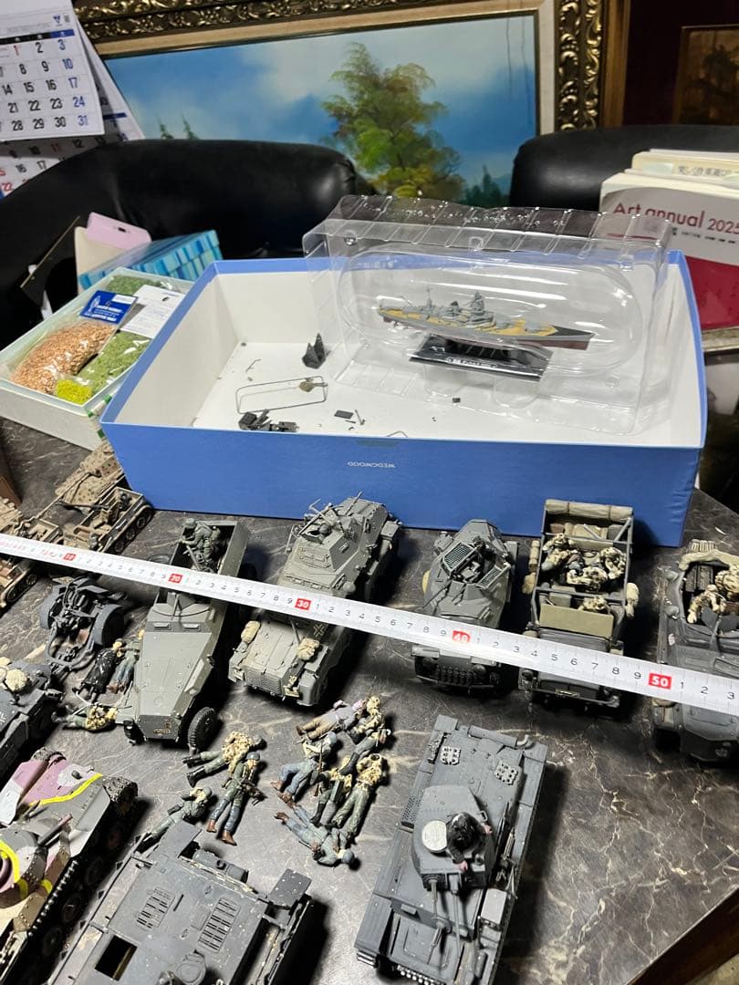 ミリタリー模型 ミリタリー戦車、戦車模型、戦車14台、戦艦1隻、隊員、基地