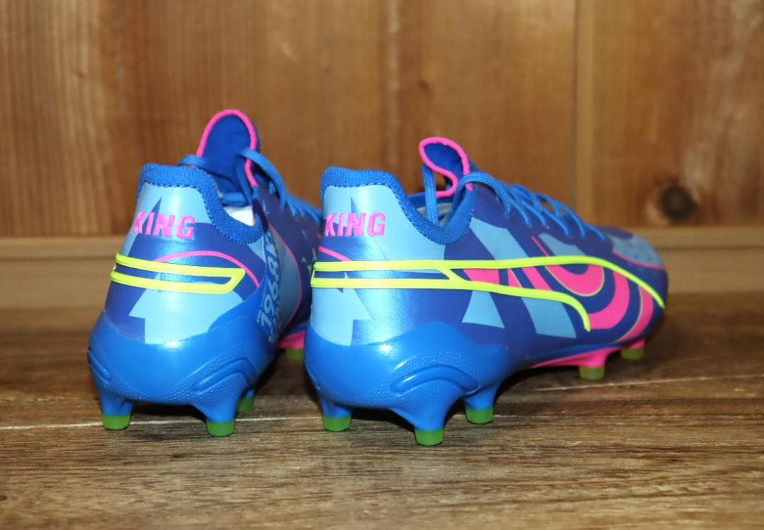 新品 プーマ キング アルティメット ENERGY サッカースパイク 25.5Ⓗ