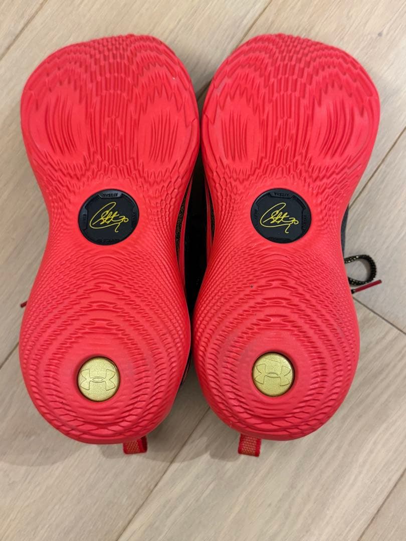 Curry /バスケットボールシューズ /アジア限定モデル/ブラック/レッド