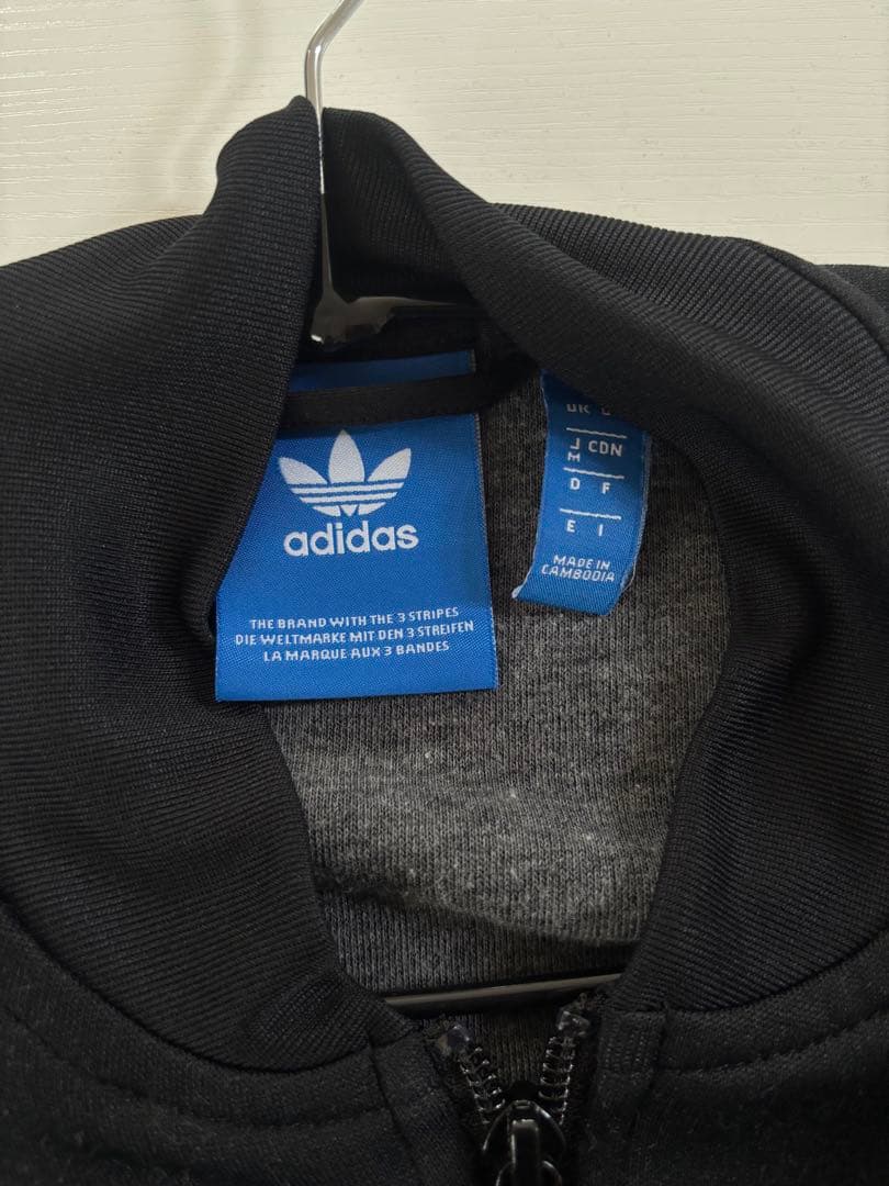adidas トラックジャケット SST