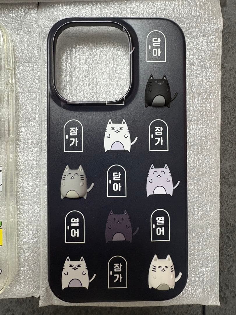 iPhone14 pro【ジュン】seventeen artist made 猫