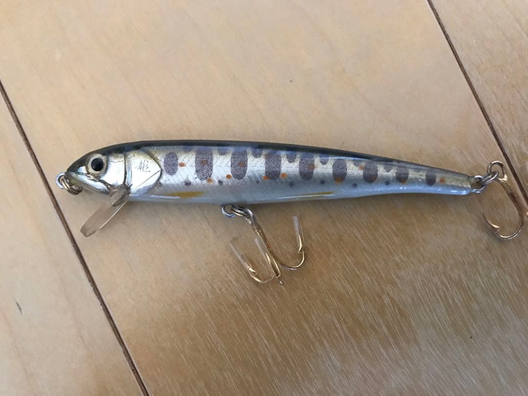 ウッドベイト　ミノー
