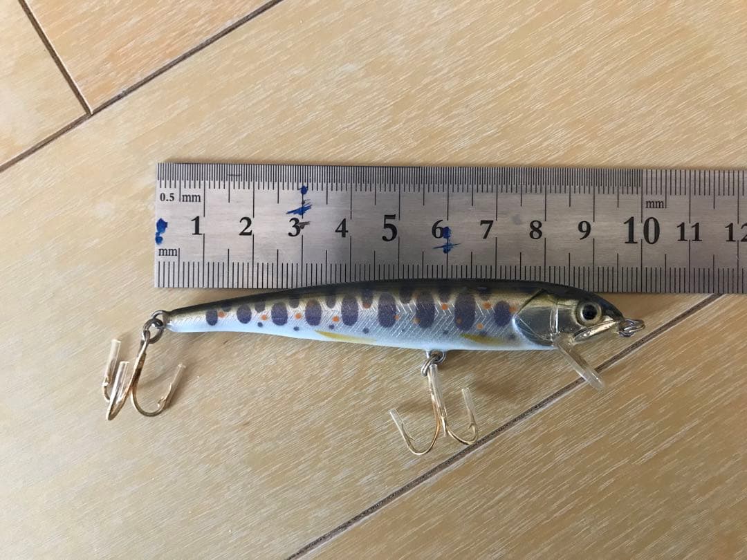 ウッドベイト　ミノー