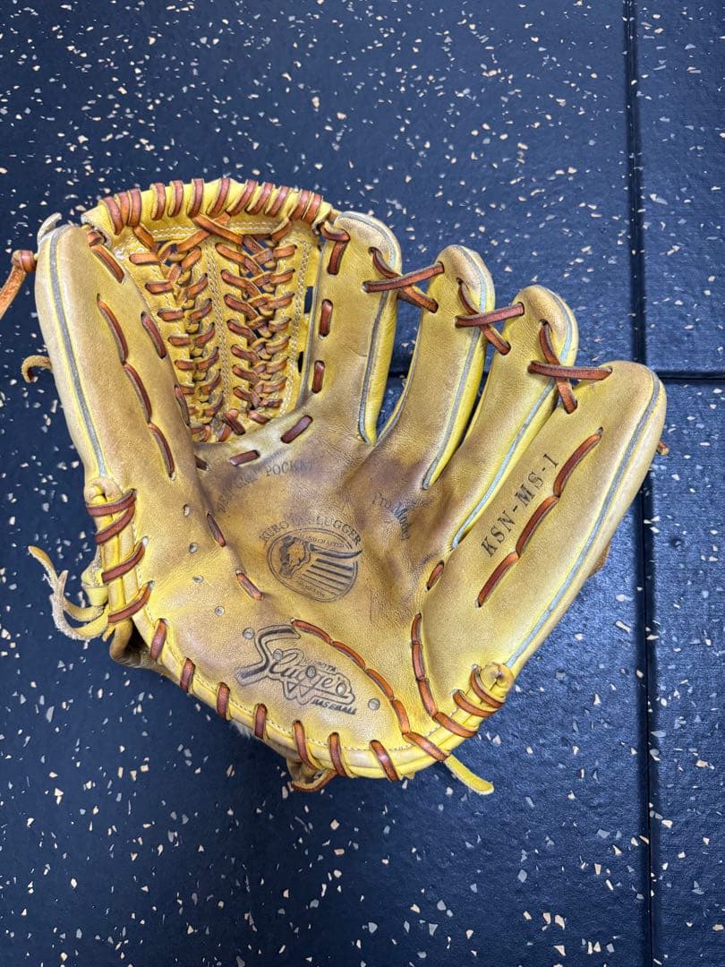 スラッガー Aggressive 軟式グローブ 内野手用 イエロー