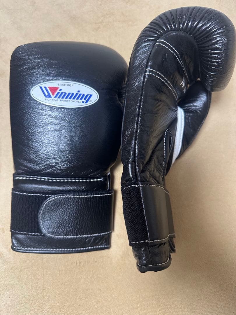 Winning ボクシンググローブ 14 oz 黒