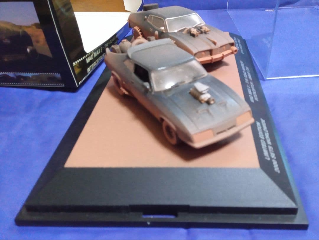 限定品オートアート マッドマックス インターセプター・エネミーカー２台セット