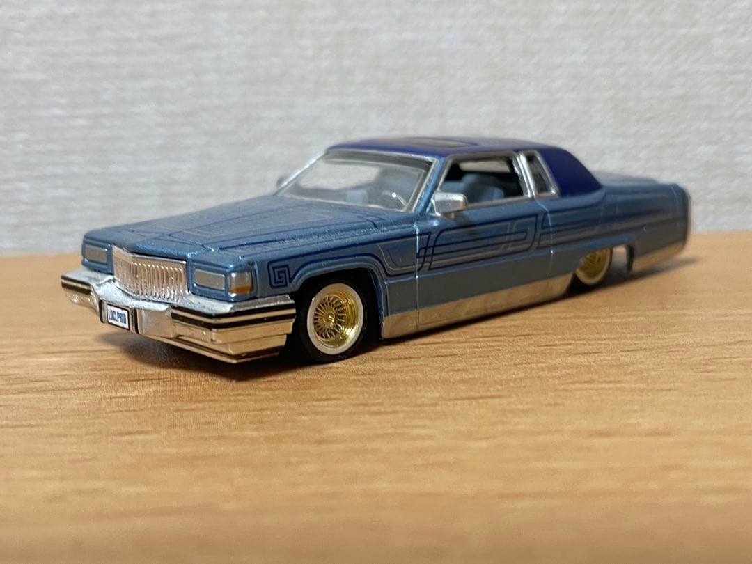 1/64 ローライダー キャデラック ブロアム ミニカー jadatoys