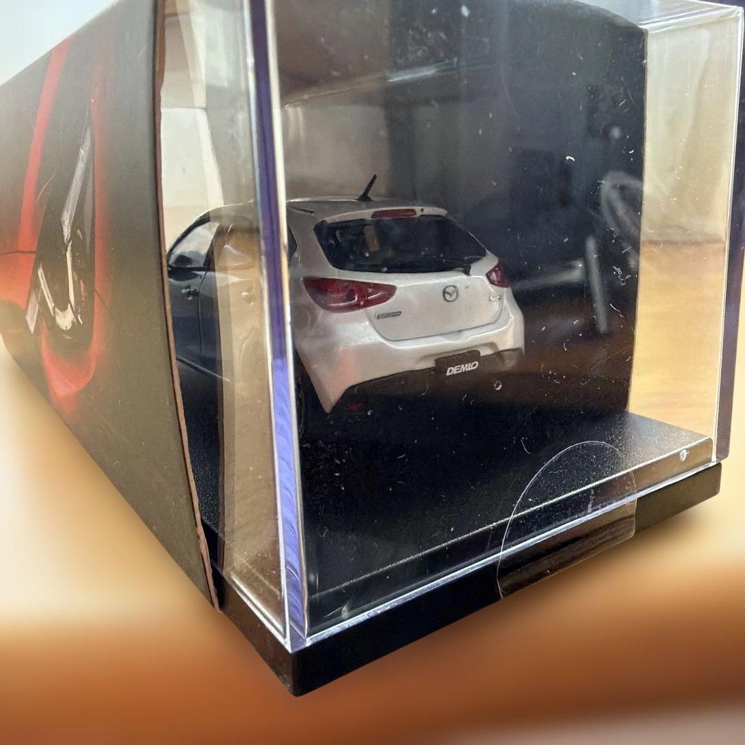 マツダ　Mazda デミオ ミニカー ホワイト