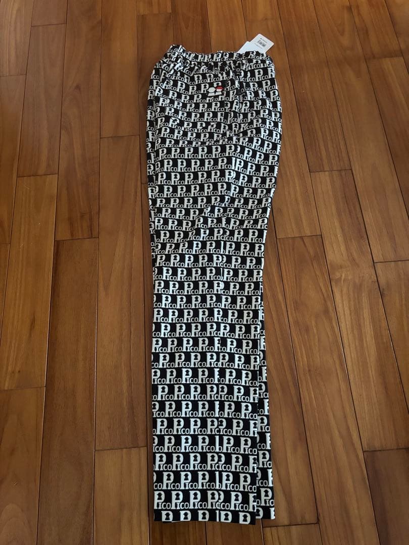 新品　ピッコーネクラブ　ゴルフパンツサイズ38