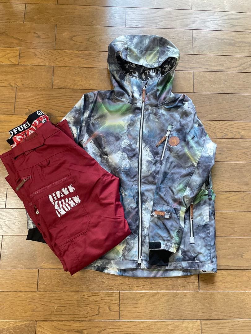 【美品】FUEL スキー　スノーボード　ウエア　ユニセックス　M 上下セット