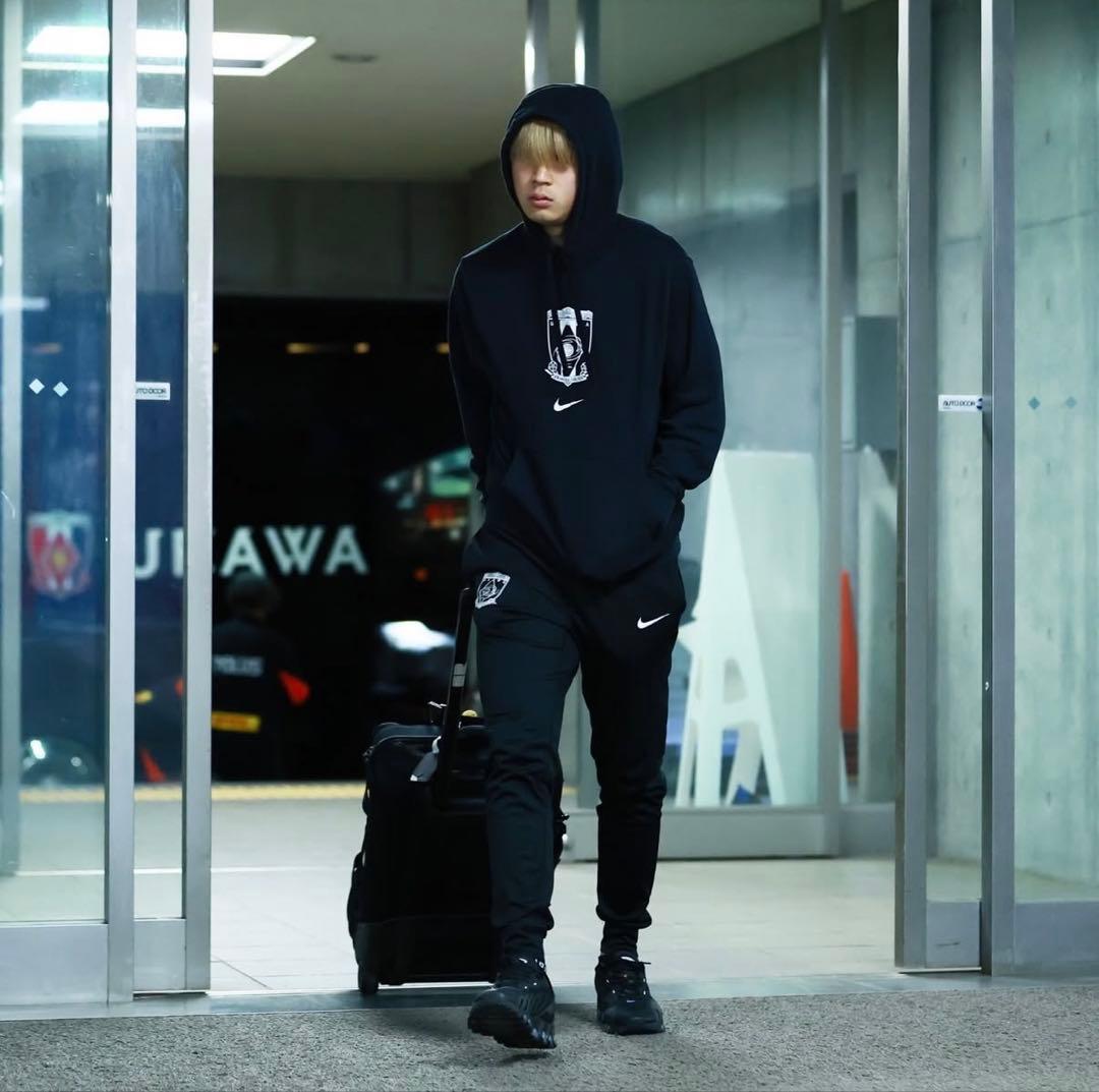 浦和レッズ　パーカー　NIKE URA HOODIE FT CWC Lサイズ