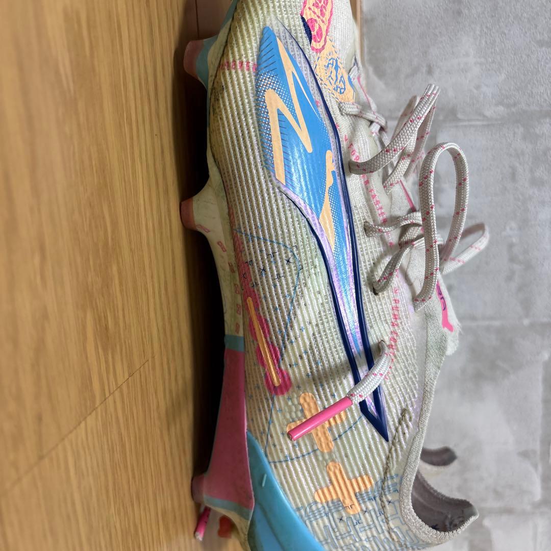 PUMA Ultra サッカーシューズ ホワイト/ピンク/ブルー天然芝用
