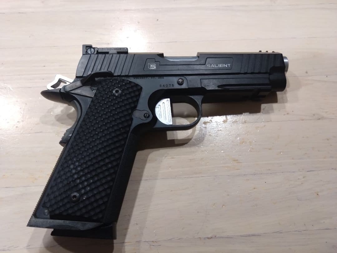 WA製 SALIENT ARMS INTERNATIONAL ハンドガン