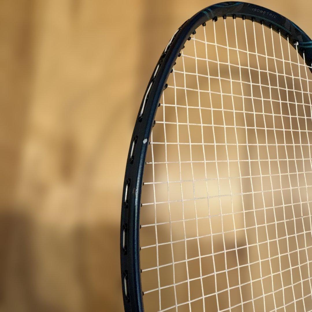 YONEX ナノフレア800プロ（NANOFLARE 800 PRO）　4UG6
