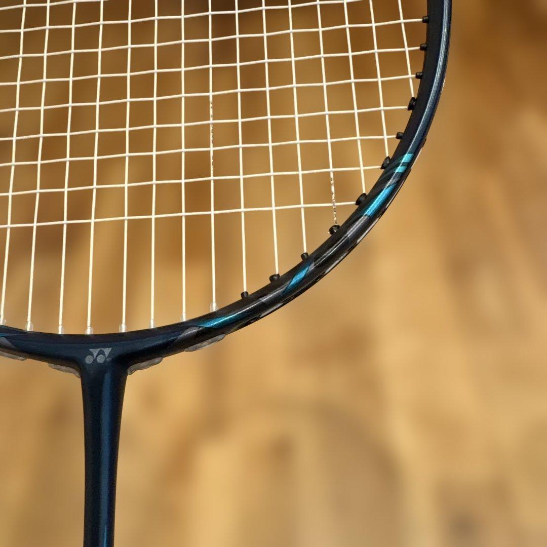 YONEX ナノフレア800プロ（NANOFLARE 800 PRO）　4UG6