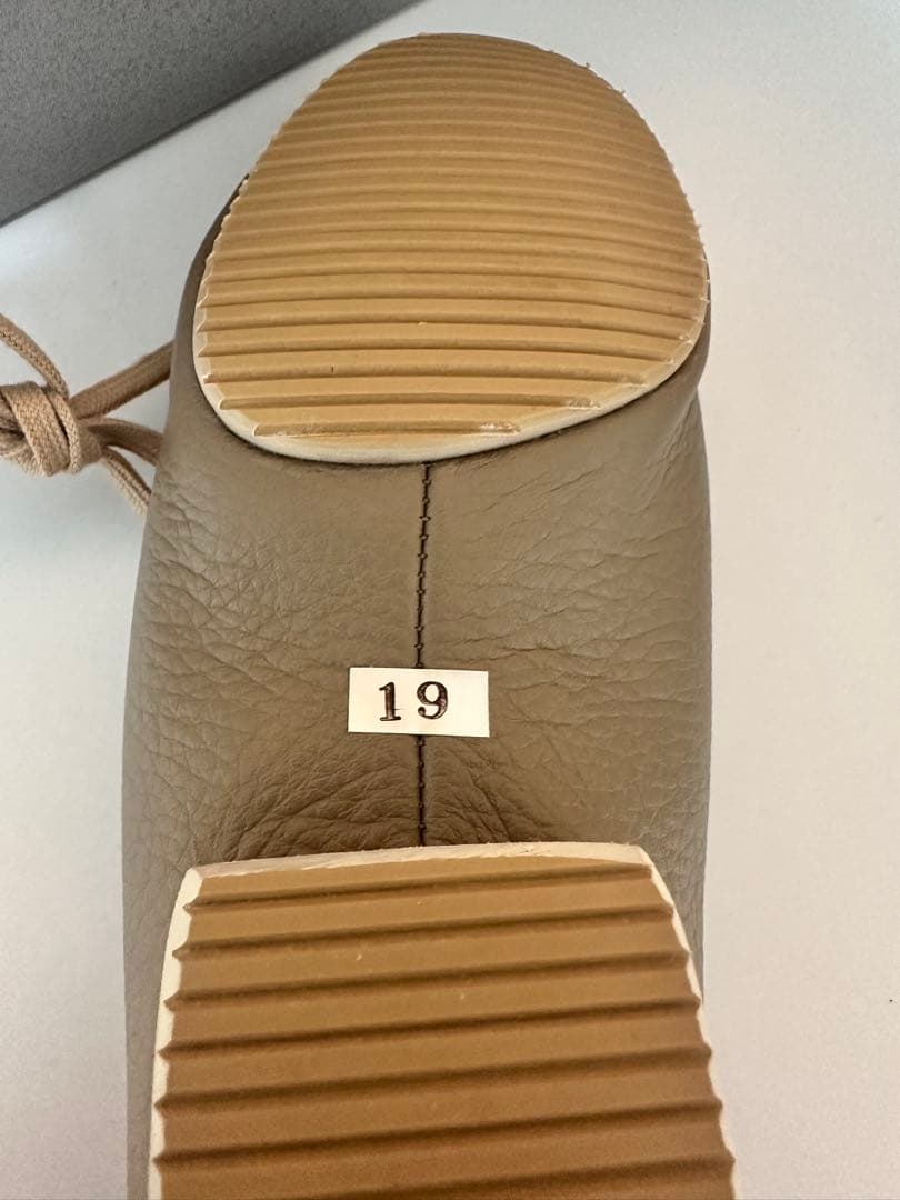 新品　19㎝　チャコット　バトン　シューズ　カーキ　バトントワリング