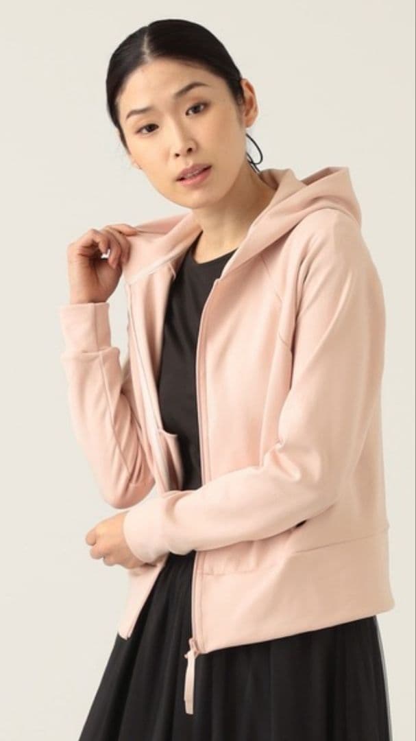 美品☆Chacott☆コンパクトフーデットジャケット M くすみピンク