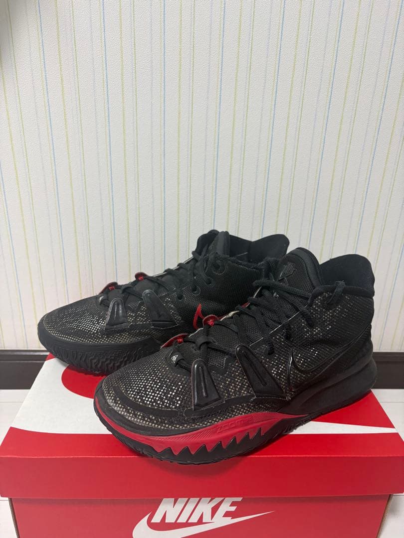 Nike Kyrie 7 Bred 海外限定カラー