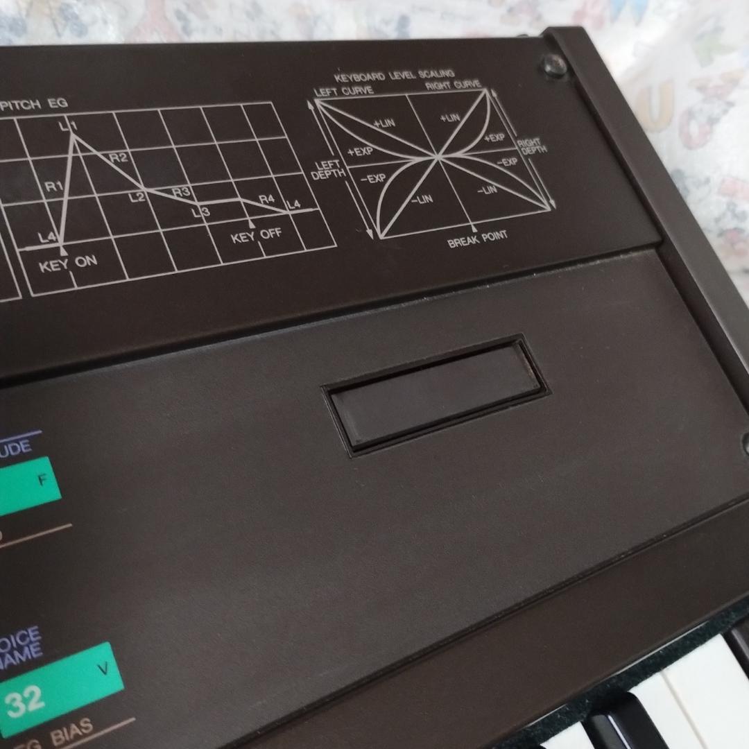 「 DX7 」YAMAHA・FM音源搭載デジタルシンセサイザー