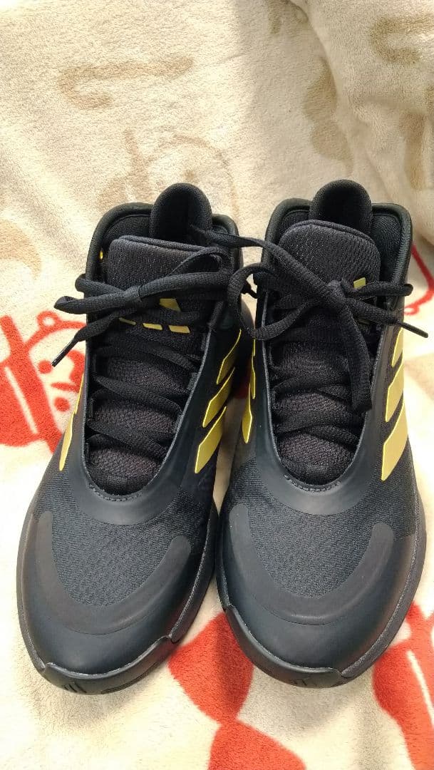 2036✡　adidas バスケットボール　シューズ 27cm IE9278