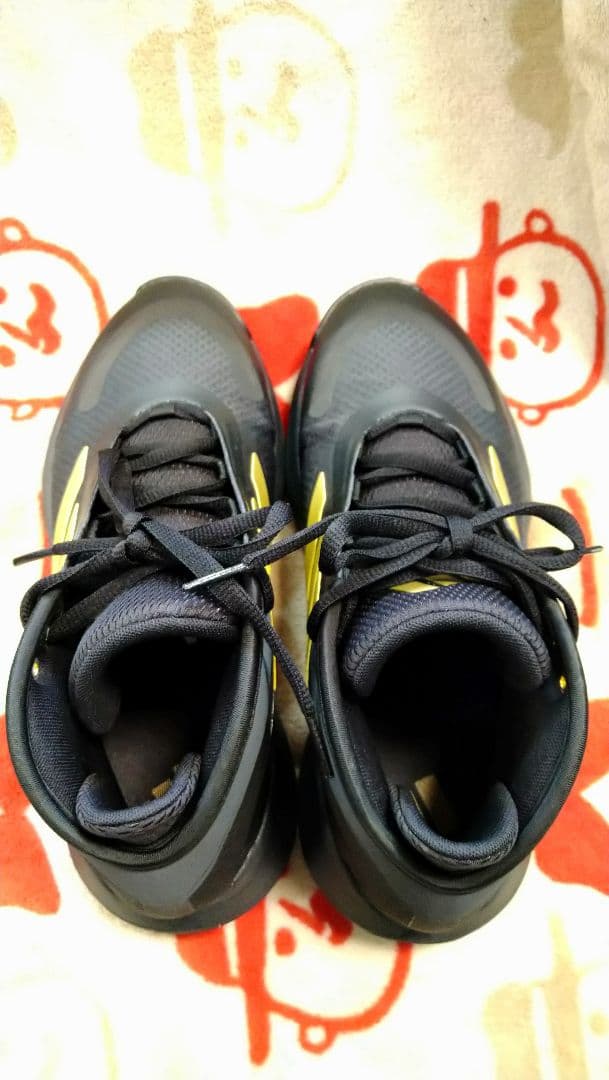 2036✡　adidas バスケットボール　シューズ 27cm IE9278