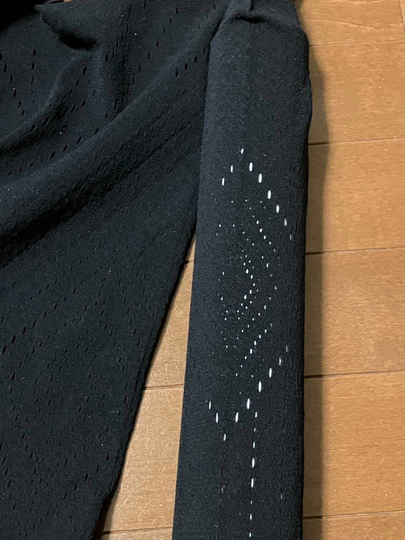 Chacott ノーソーイングニット　トップス　黒　Ｓ〜Ｍ