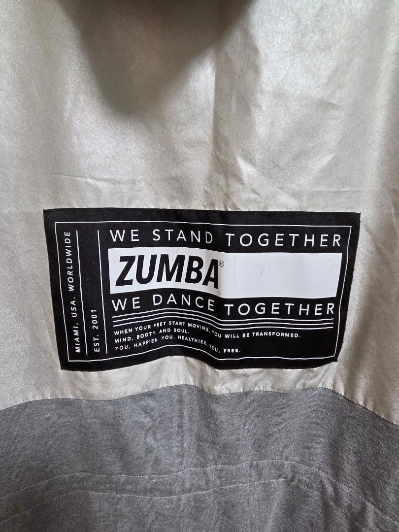 正規品 ZUMBA ジップフード付きロングパーカーL