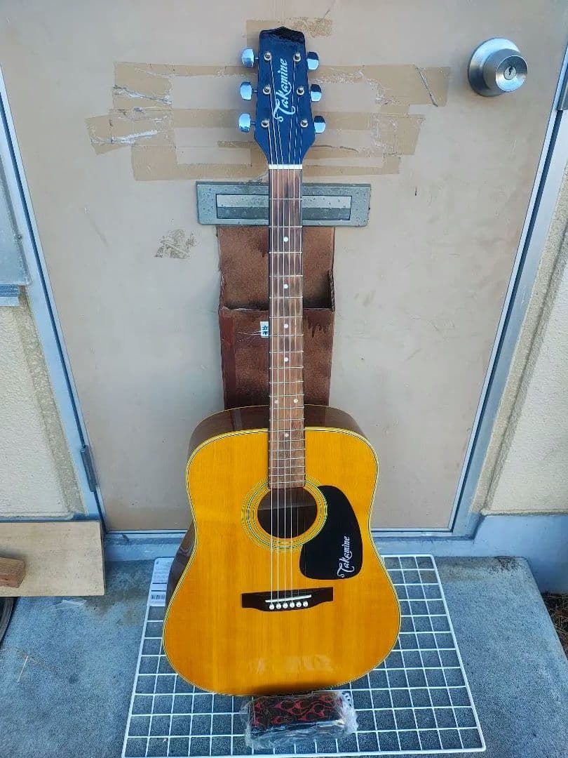 美品 Takamine 200シリーズ(？)NA 型番不明 PU付き エレアコ