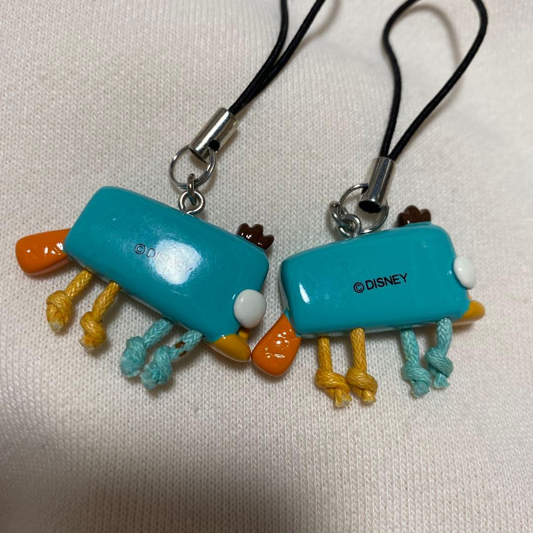 ぶらぶらストラップ　カモノハシペリー　ディズニーストア