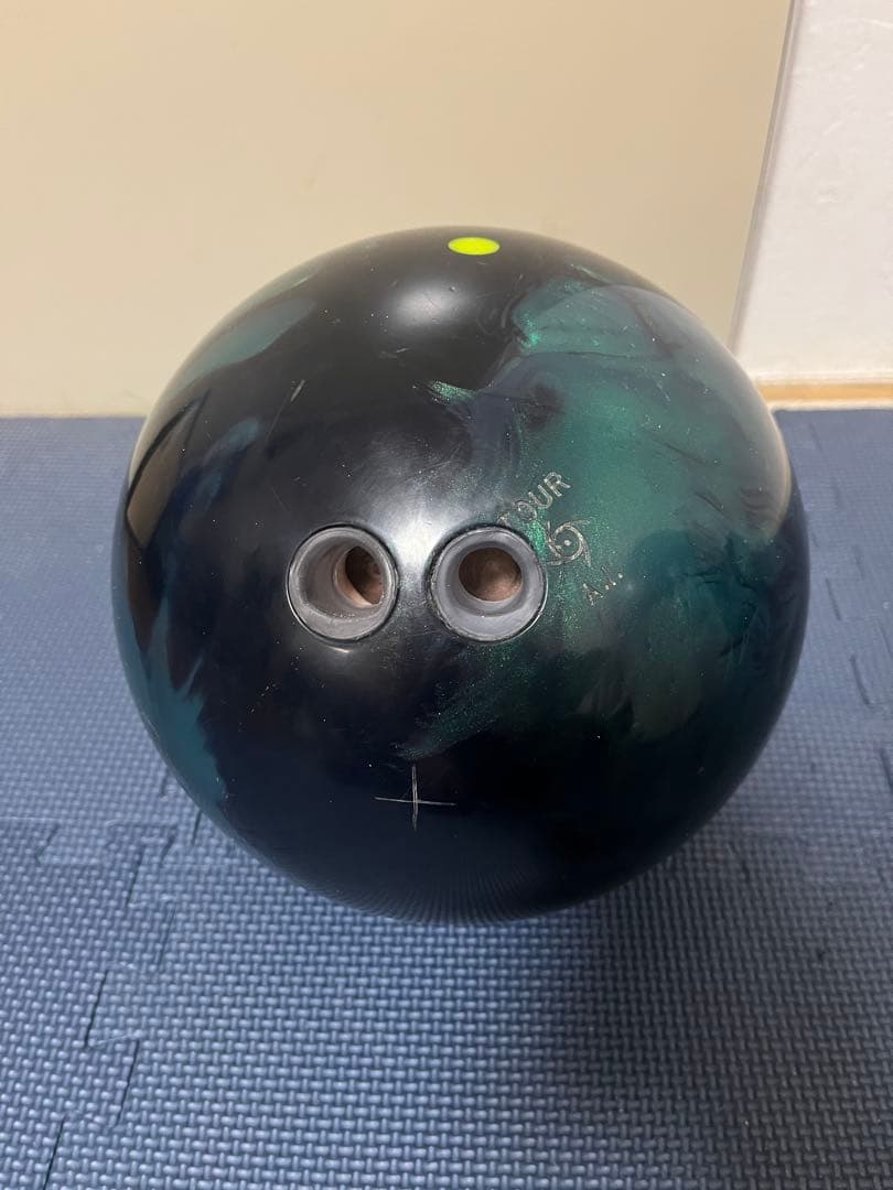 Storm IQ Tour A.I. ボウリングボール　15ポンド
