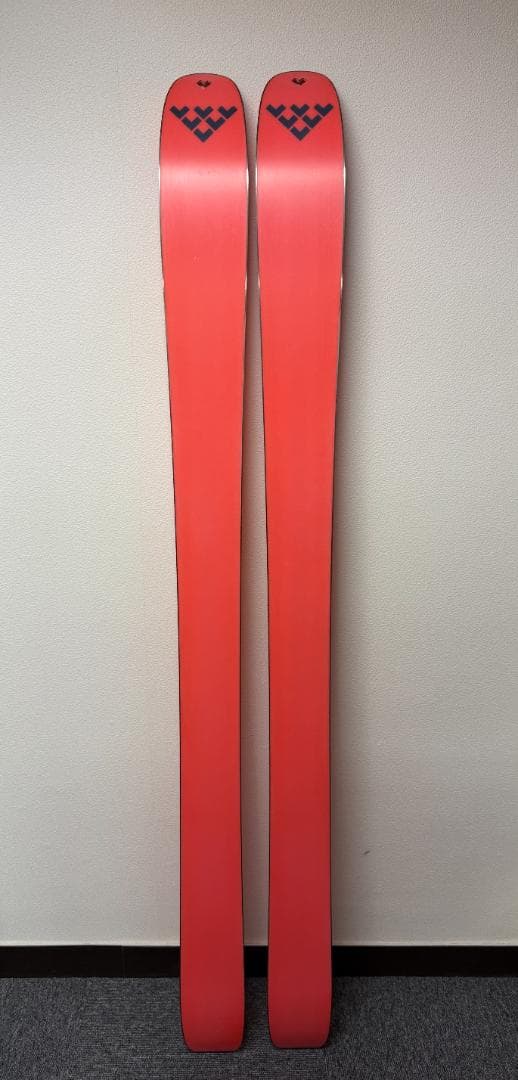 Blackcrows draco freebird 181cm 専用シール付