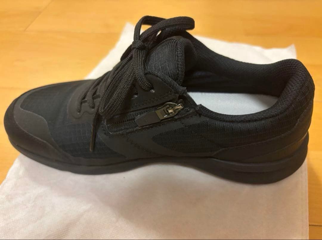 ASICS GORE-TEX ブラックシューズ