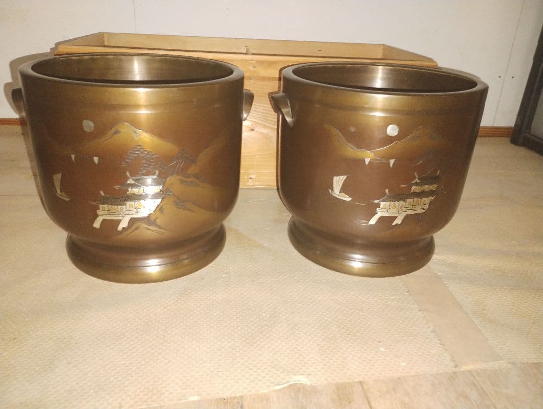 唐金火鉢（真鍮製）2点セット 木製収納箱付き