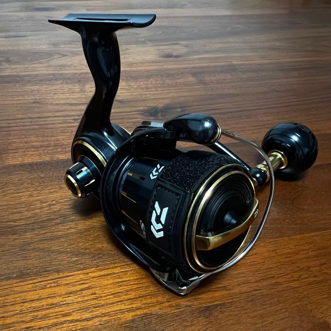 超美品　23ソルティガ 4000-H ユーザー登録可能