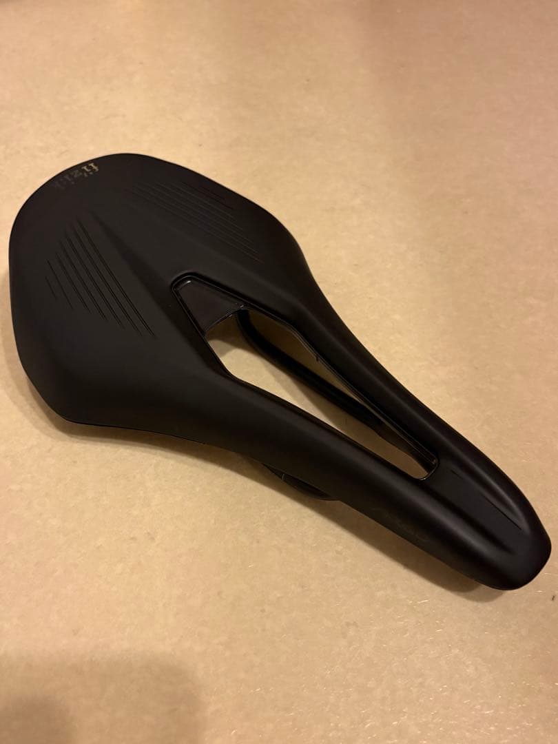 【新品】Fizik VENTO Argo R5 140 フィジーク サドル