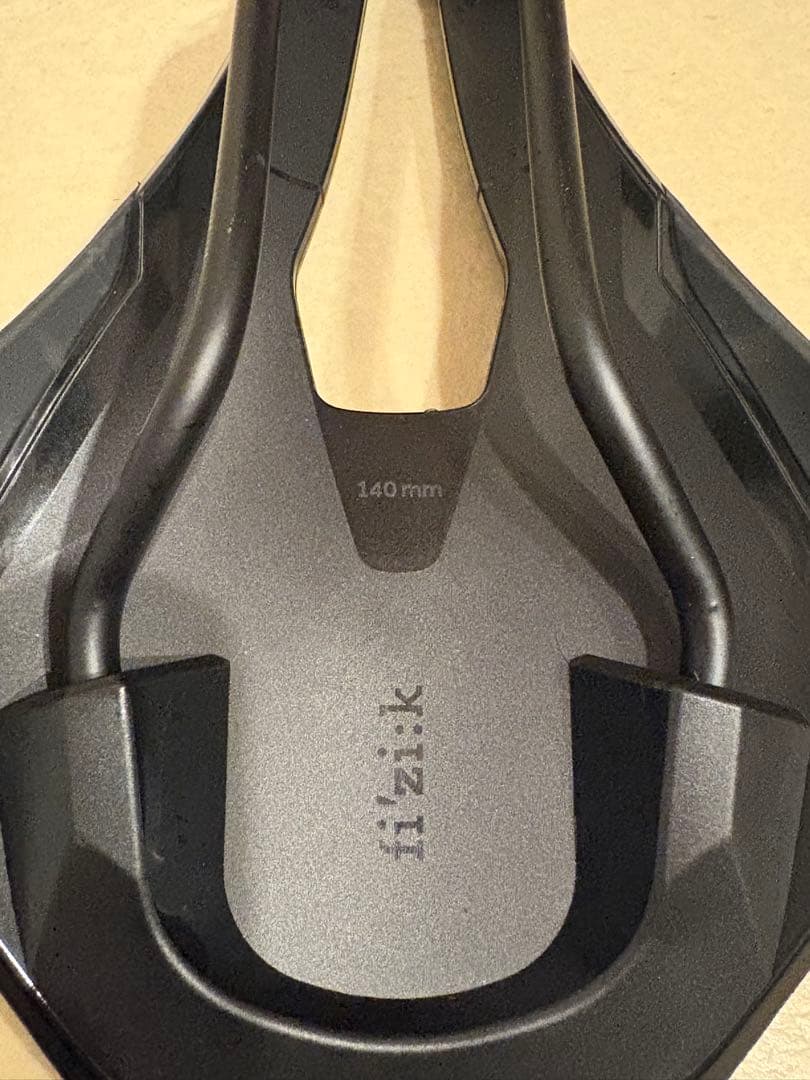 【新品】Fizik VENTO Argo R5 140 フィジーク サドル