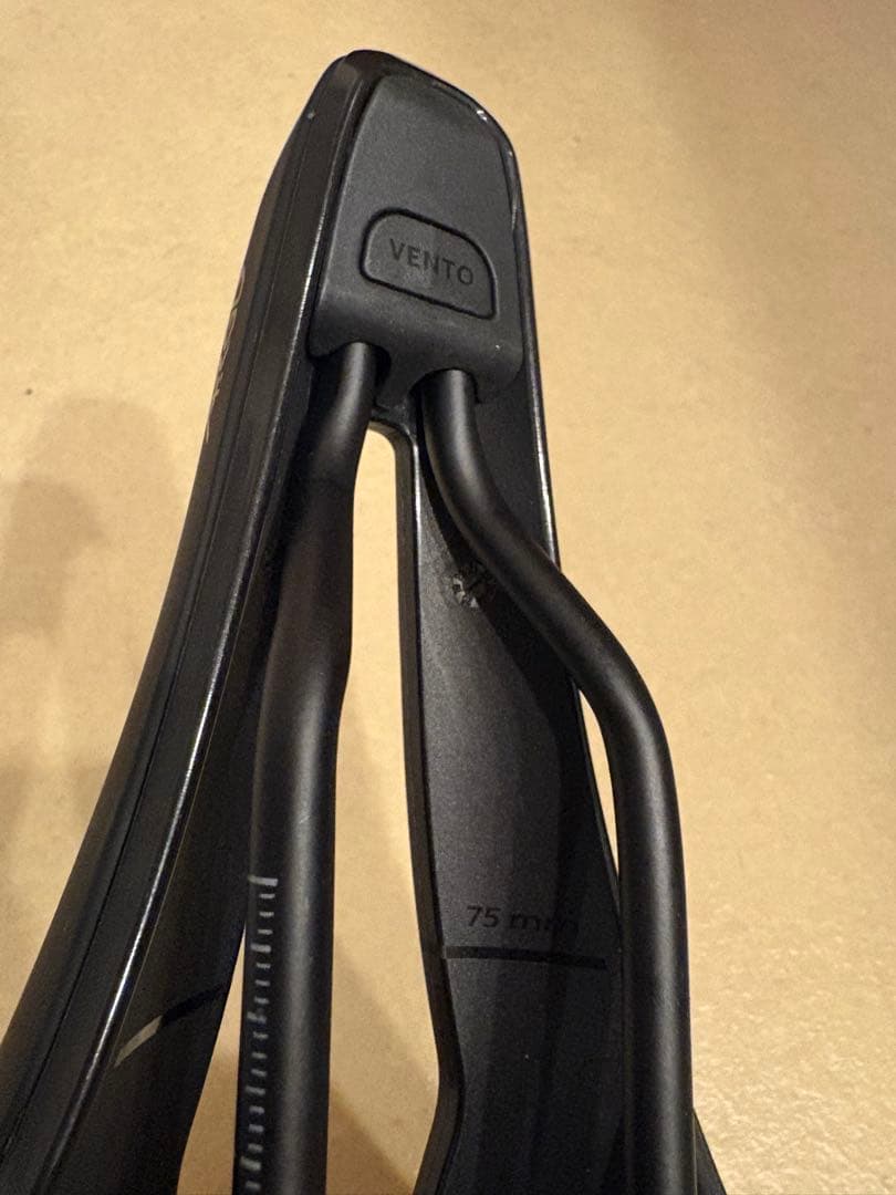 【新品】Fizik VENTO Argo R5 140 フィジーク サドル
