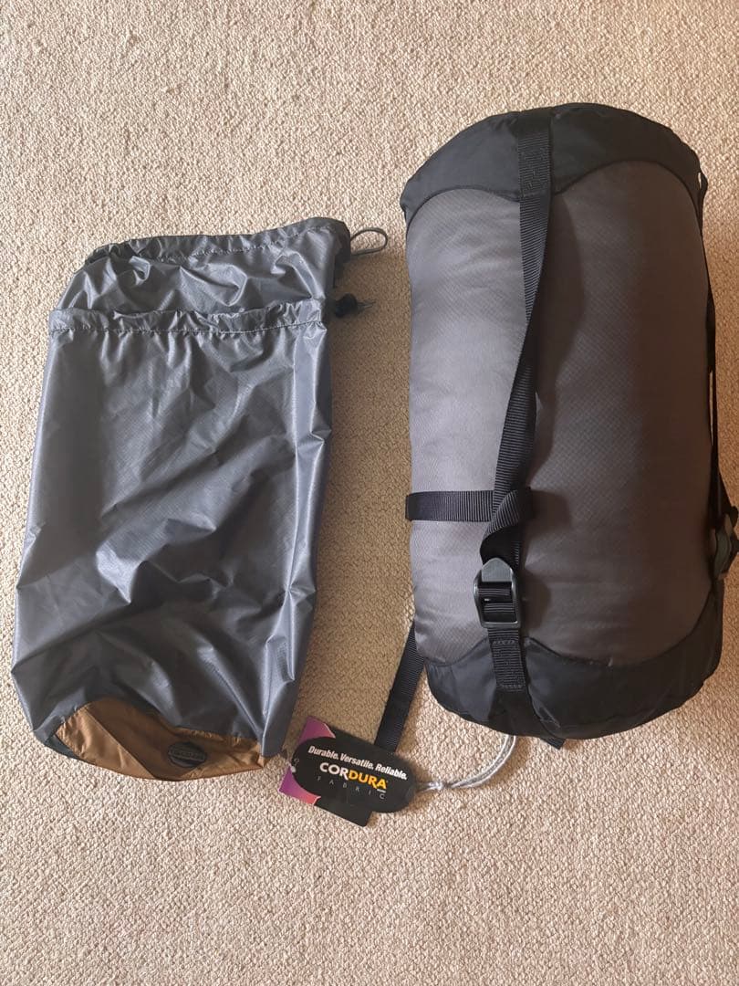 ISUKA CORDURA FABRIC 寝袋 ブラウン
