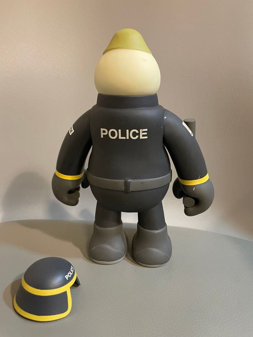 ジェームス・ジャービス ポリスマン フィギュア SILAS サイラス KAWS