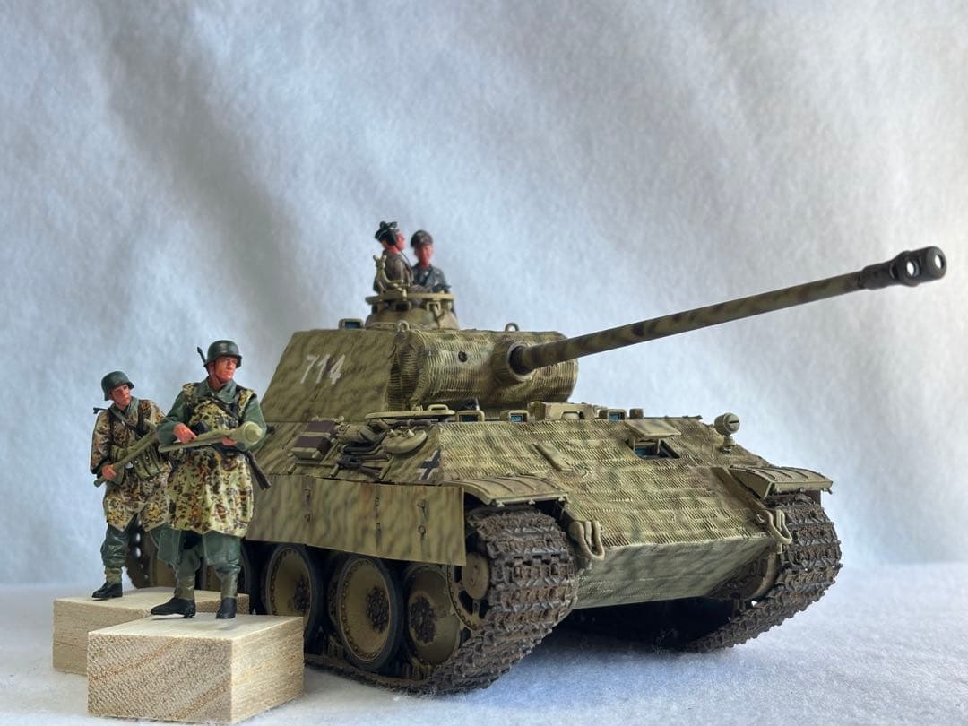 １／３５ドイツ軍パンサー戦車プラモデル完成品
