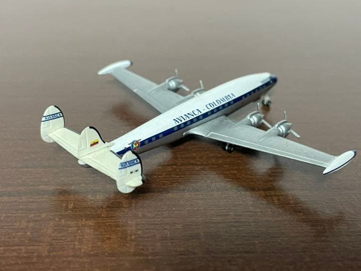航空機・ヘリコプター AVIANCA L1049G 1/500