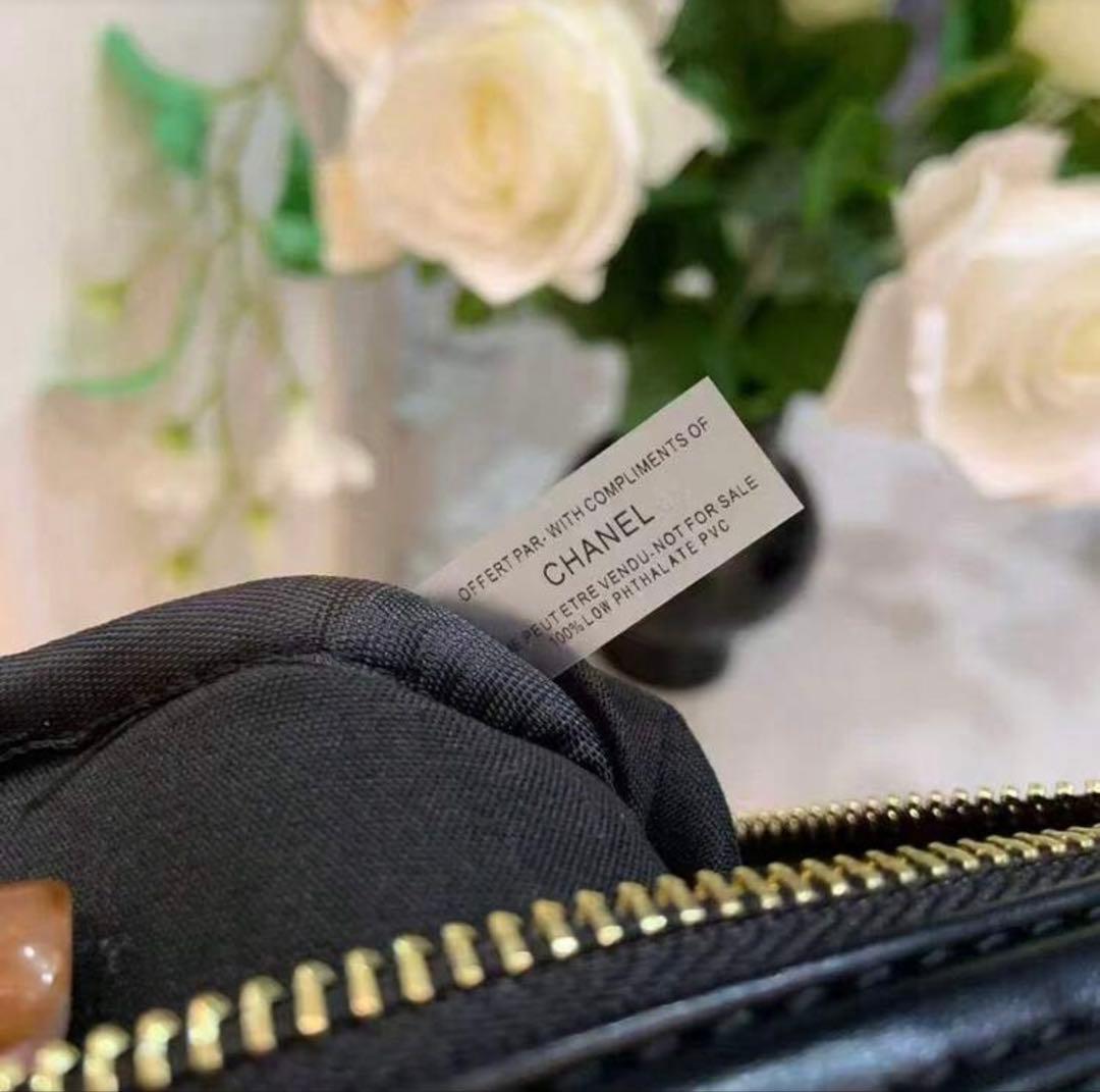 CHANEL ノベルティメイクアップポーチ