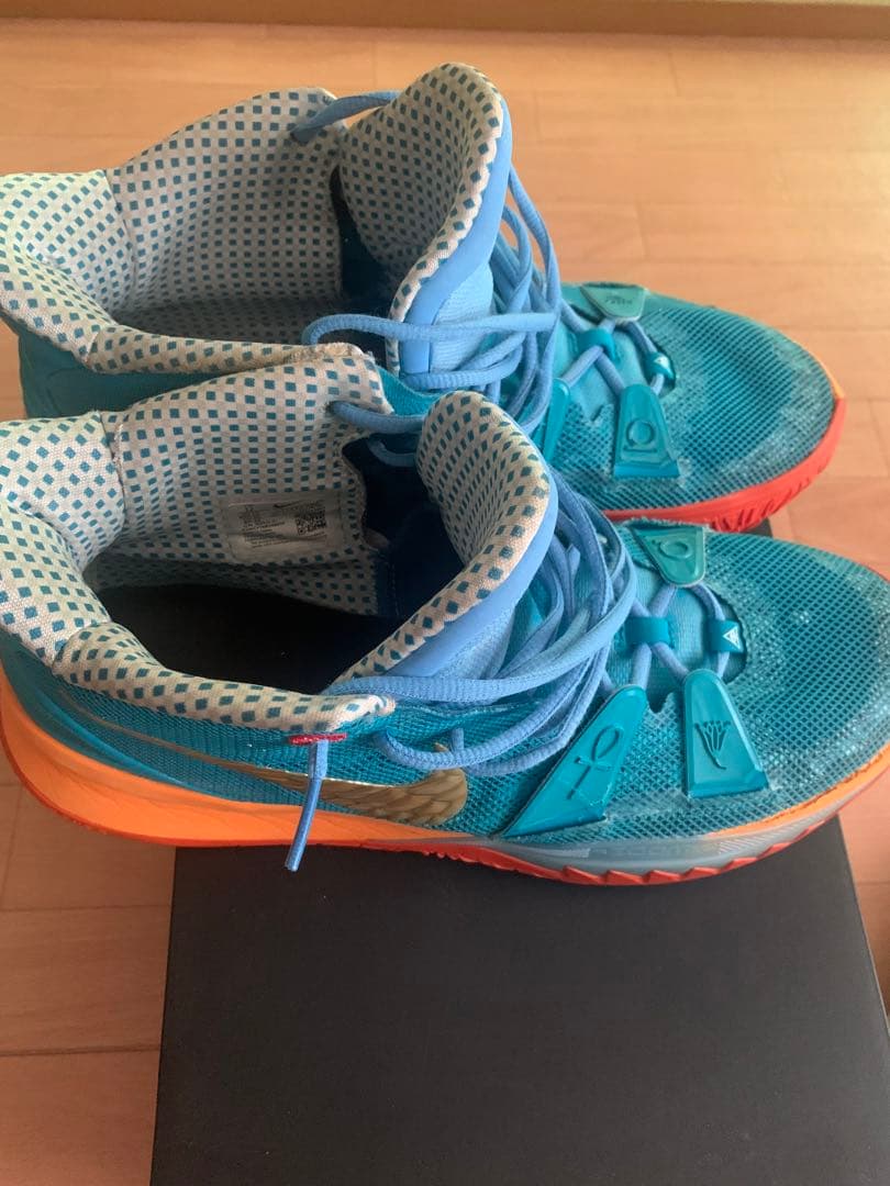 カイリー7 ホルス バッシュ 30cm ナイキ nike