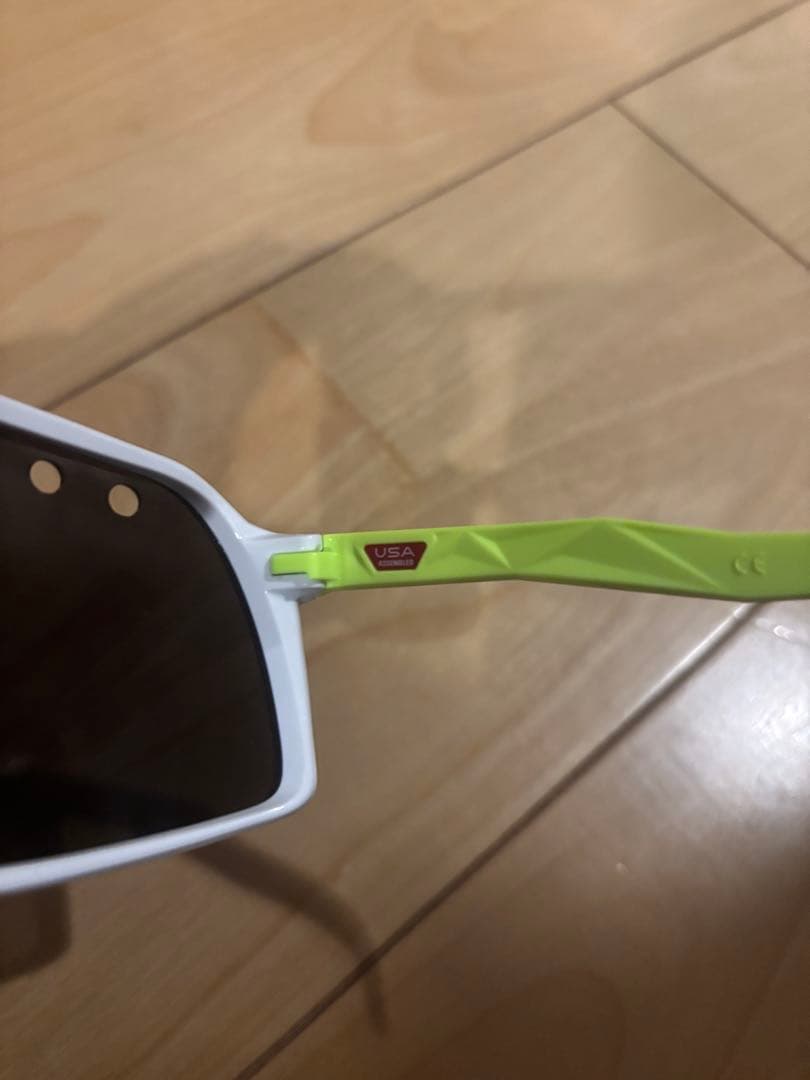 Oakley スートロ　ホワイト/グリーン