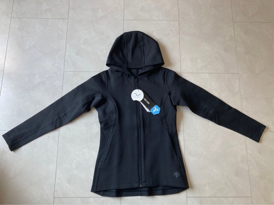 新品　未使用　DESCENTE デサント　ウェア　ブラック　黒　M スポーツ