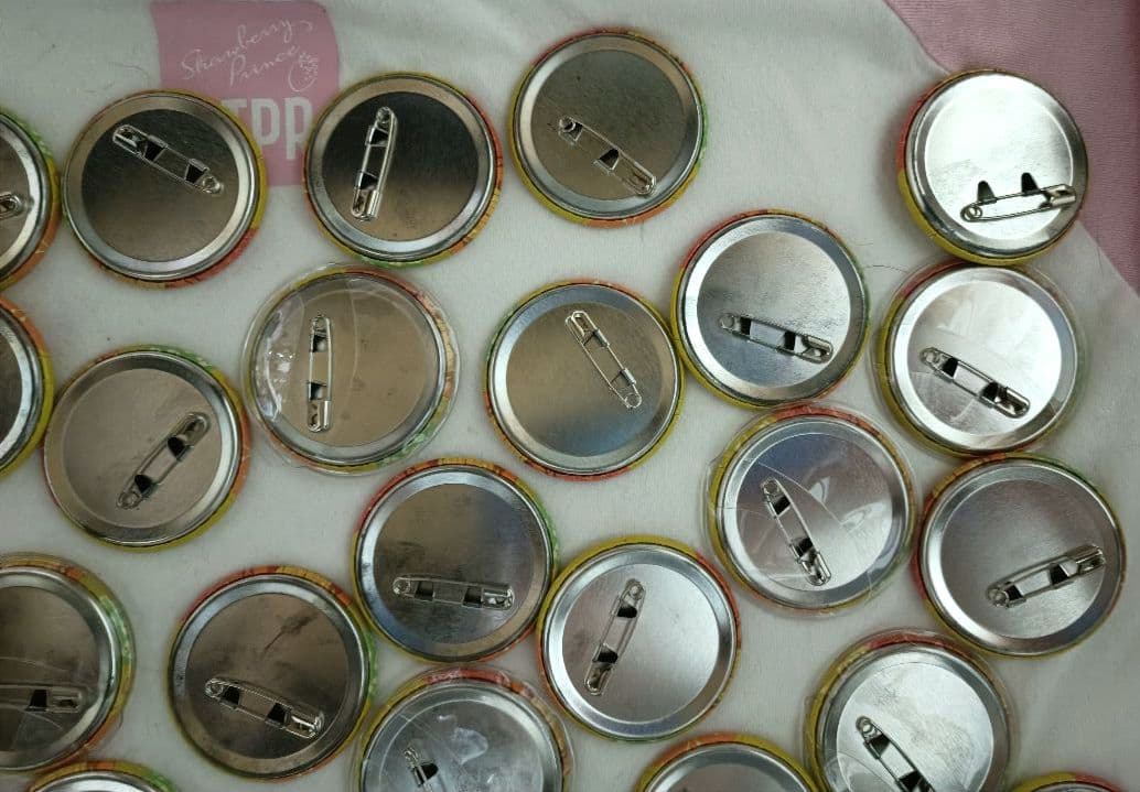 すとぷり　るぅと　缶バッチ　るとわん　僕と君の秘密基地　デフォ