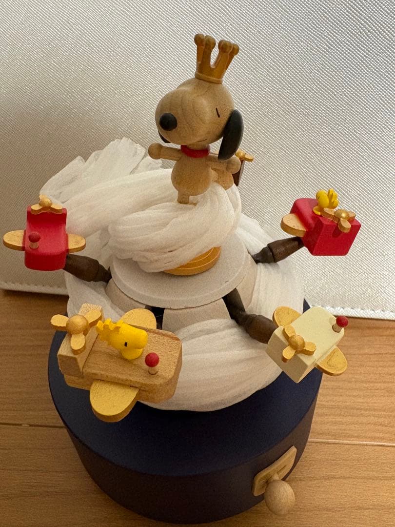 木製オルゴール　スヌーピー　フィギュア