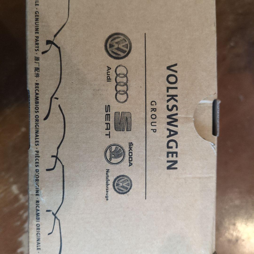 AudiA4 8kドアロックアクチュエーター リヤ 左側 8K0 839 015